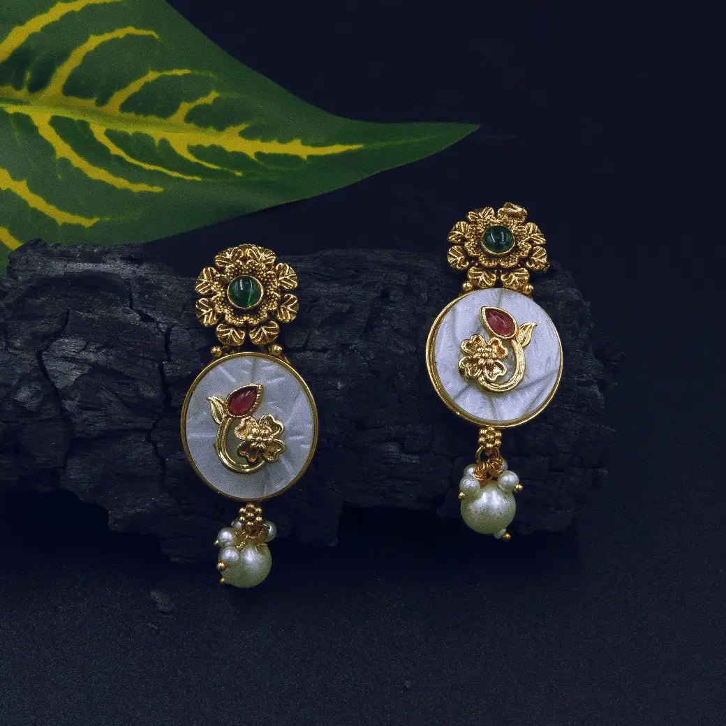 Antique necklace with stone work - Thenianantham