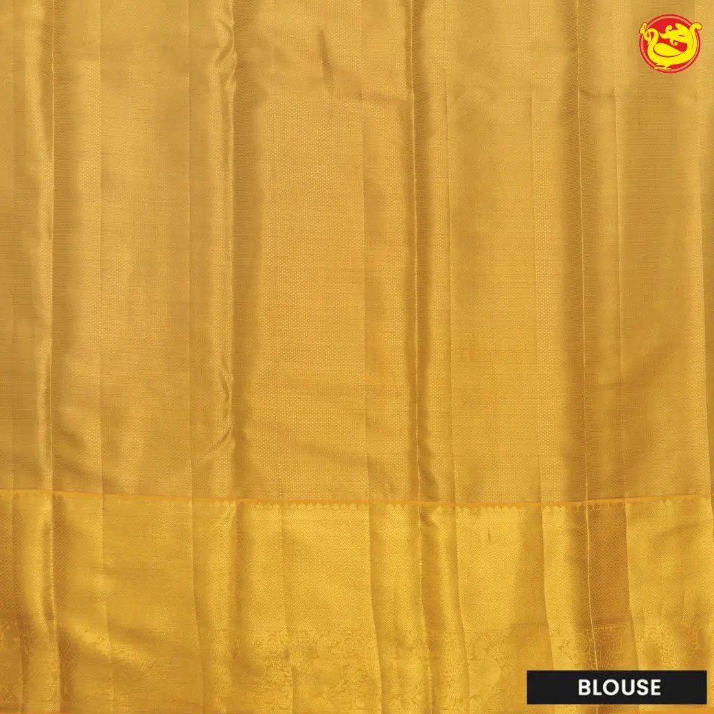 Gold tissue Kanchipuram silk saree - Thenianantham