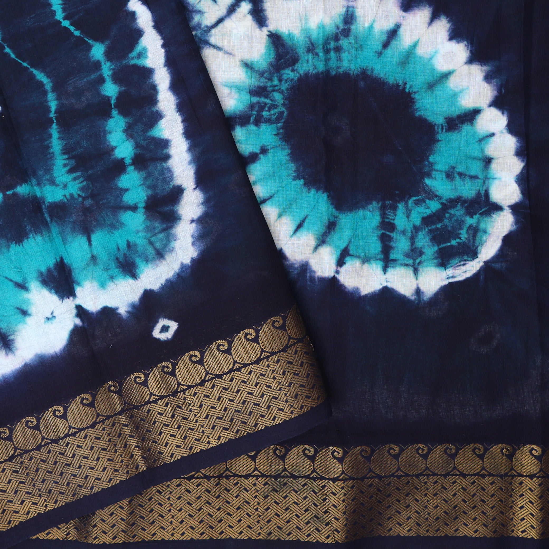 Turquoise blue With Navy Blue Sungudi Cotton Saree   without Blouse