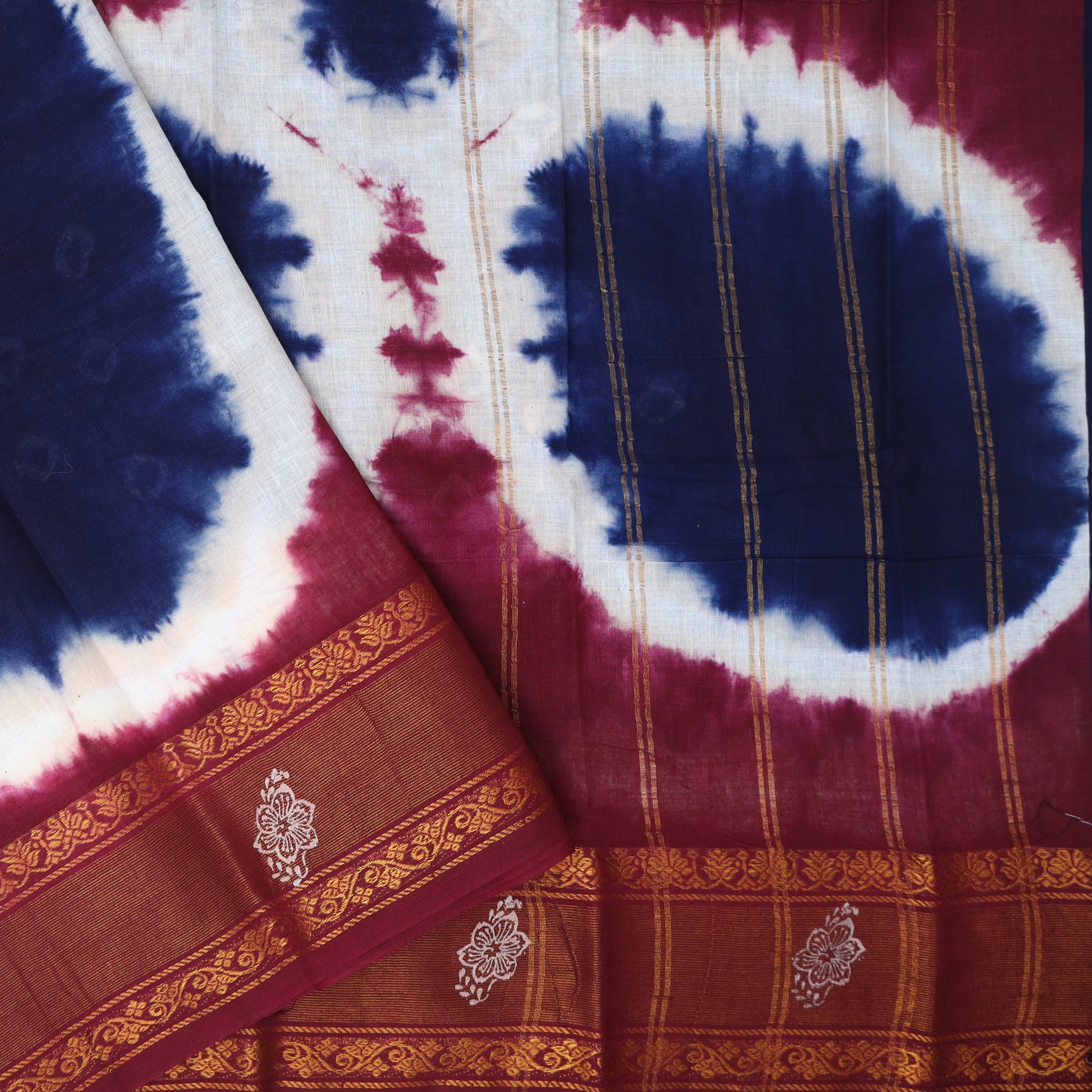 Navy Blue With Maroon Sungudi Cotton Saree   without Blouse