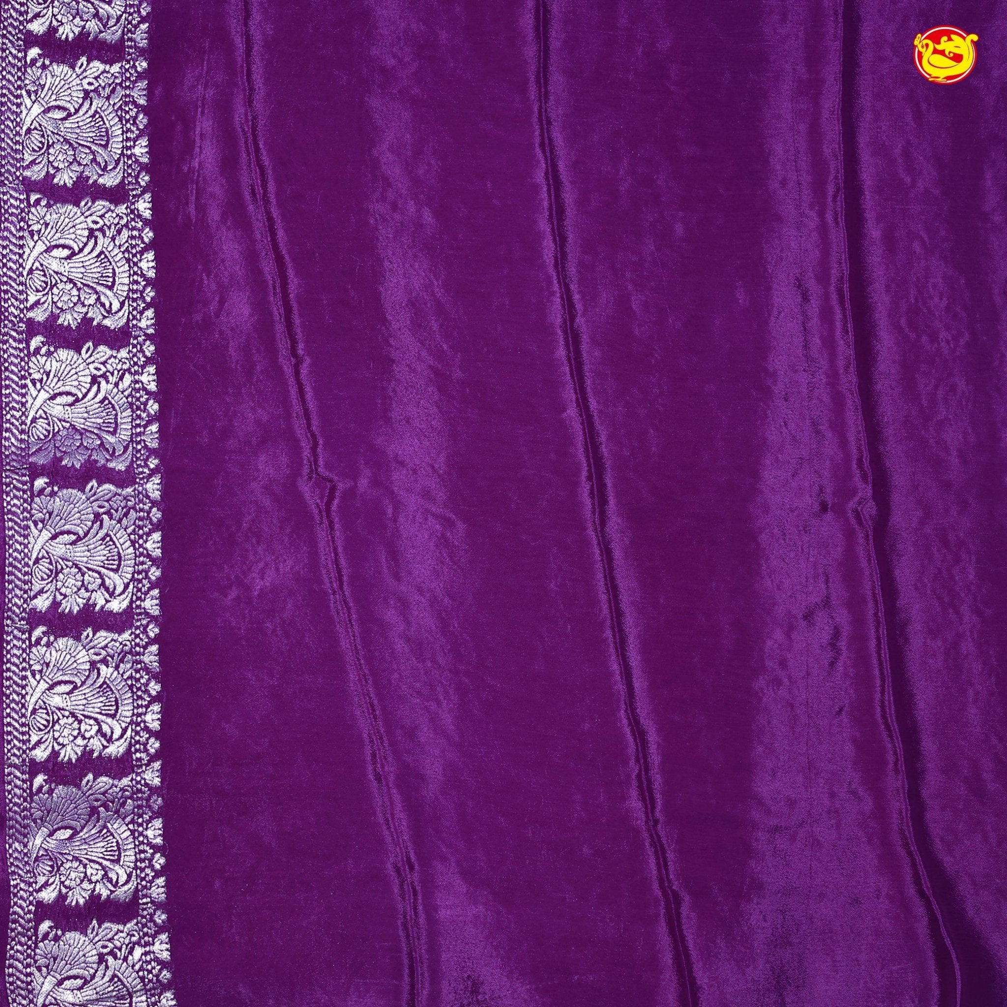 Grape Buttas Motifs Silver Zari Rich Pallu with Floral Border Georgette Saree - Thenianantham