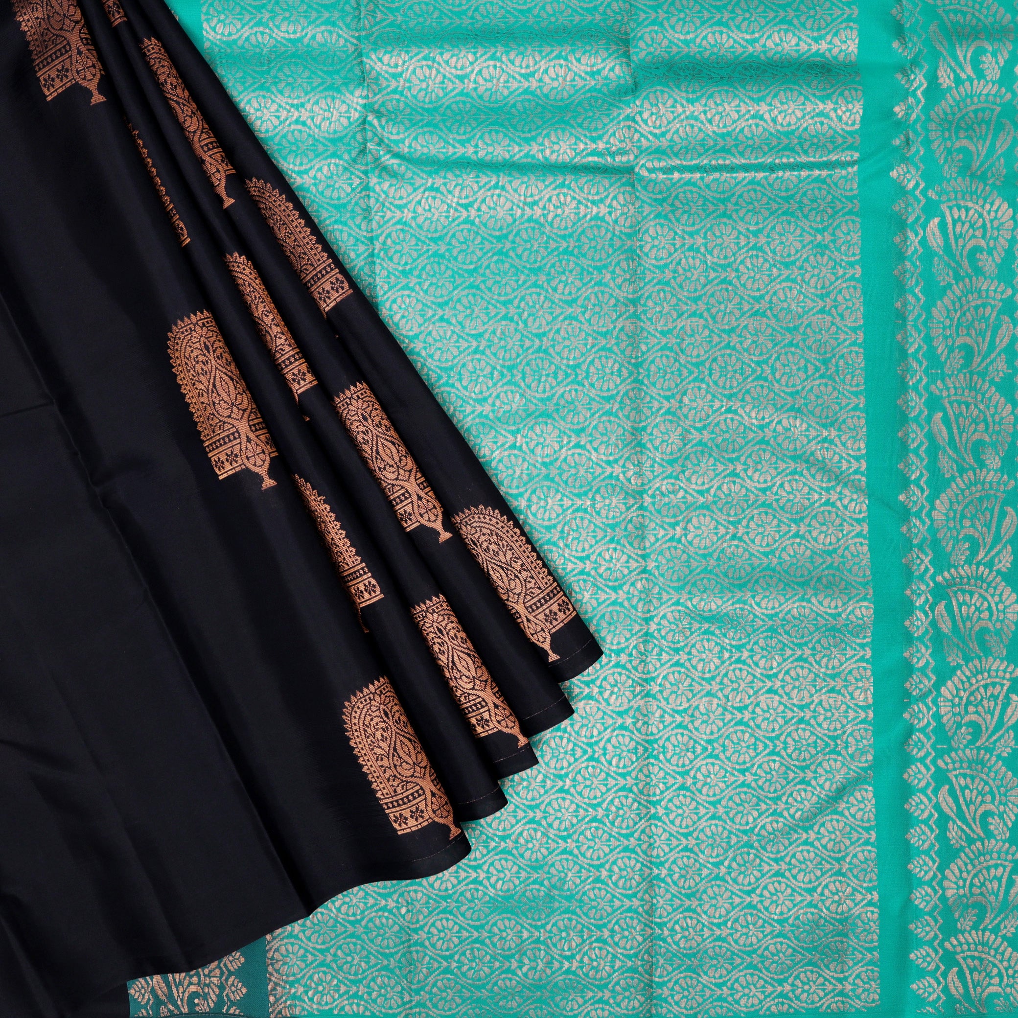 Block  With Geen  Floral Buttas Motifs Gold Zari Checked Yuvana Semi Soft Silk Saree