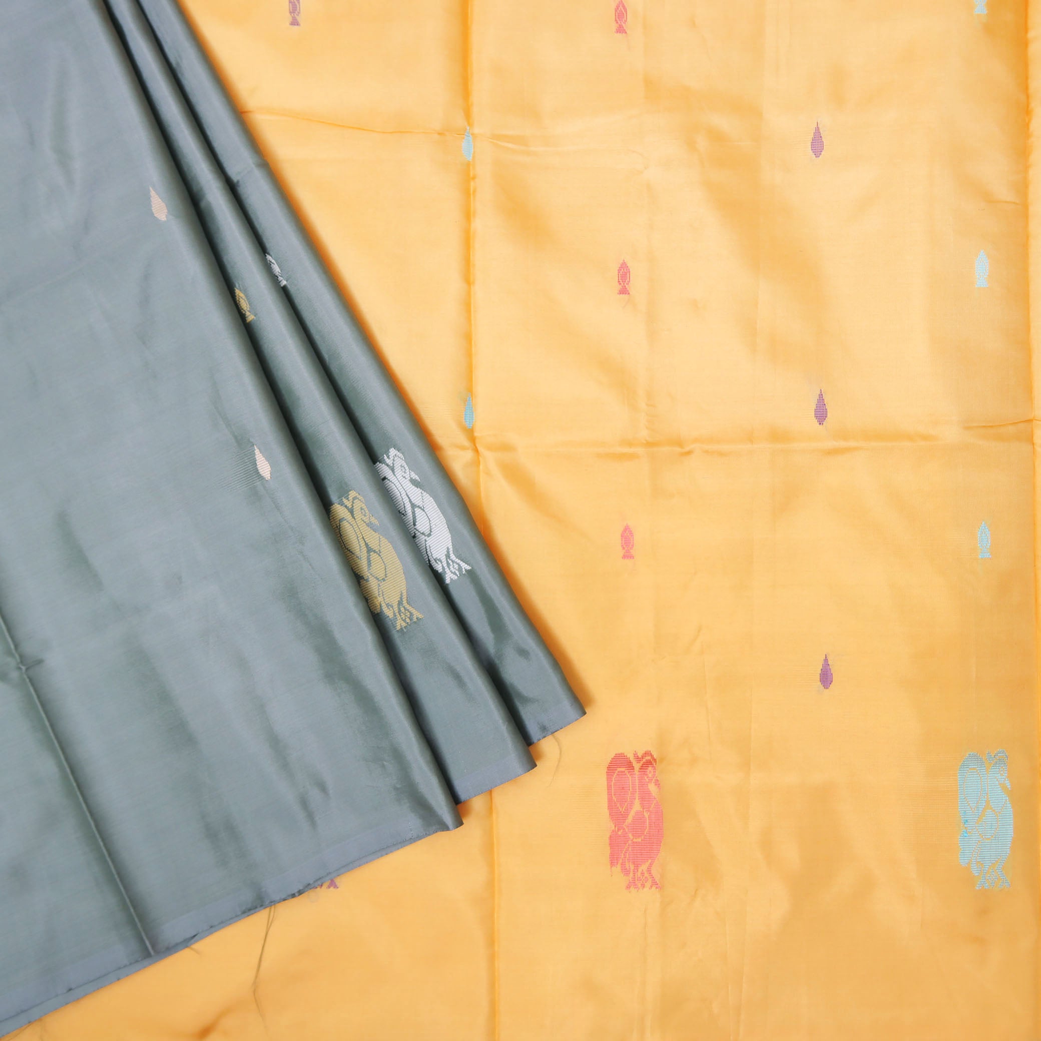 Grey With Yellow  Pallu Banana Pith Saree With Running Blouse