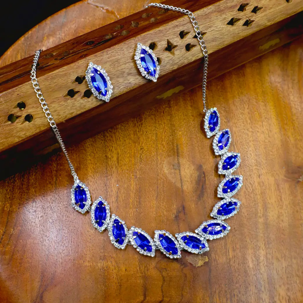 White and blue stones necklace