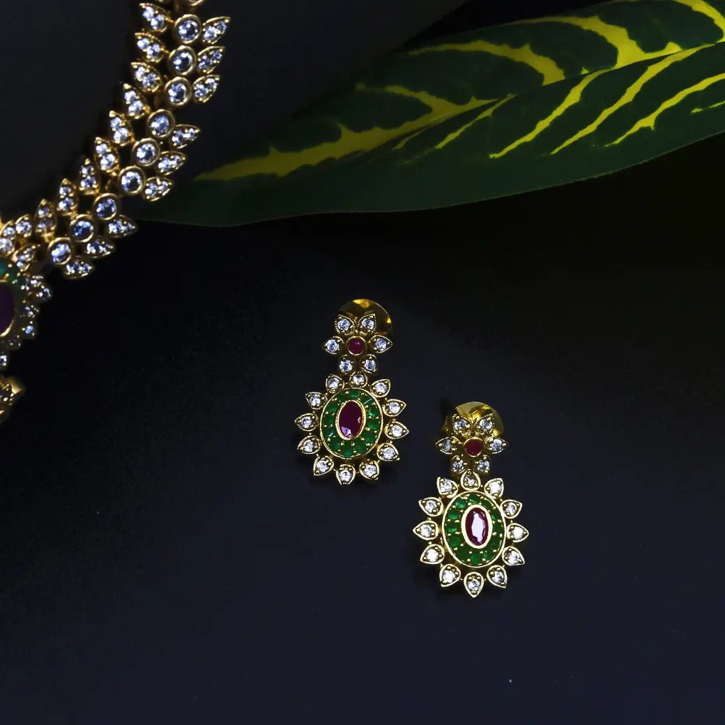 Long aaram with earrings - Thenianantham