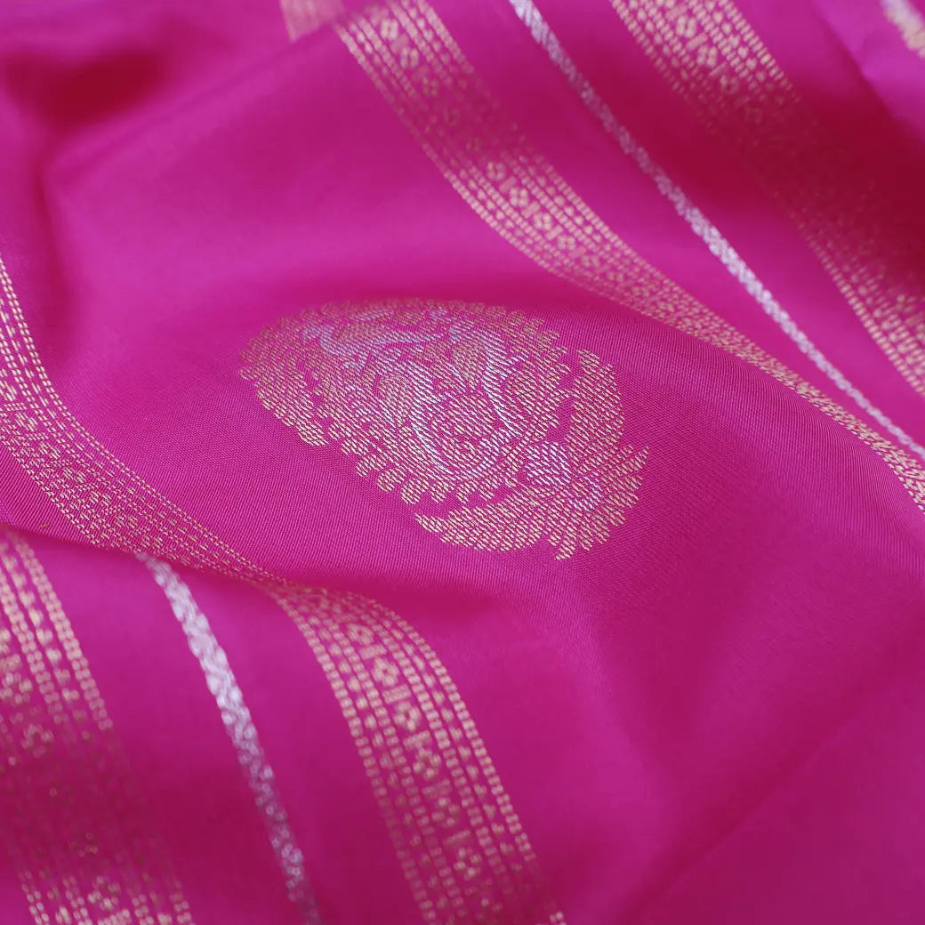 Pink  Colour Soft Silk Saree