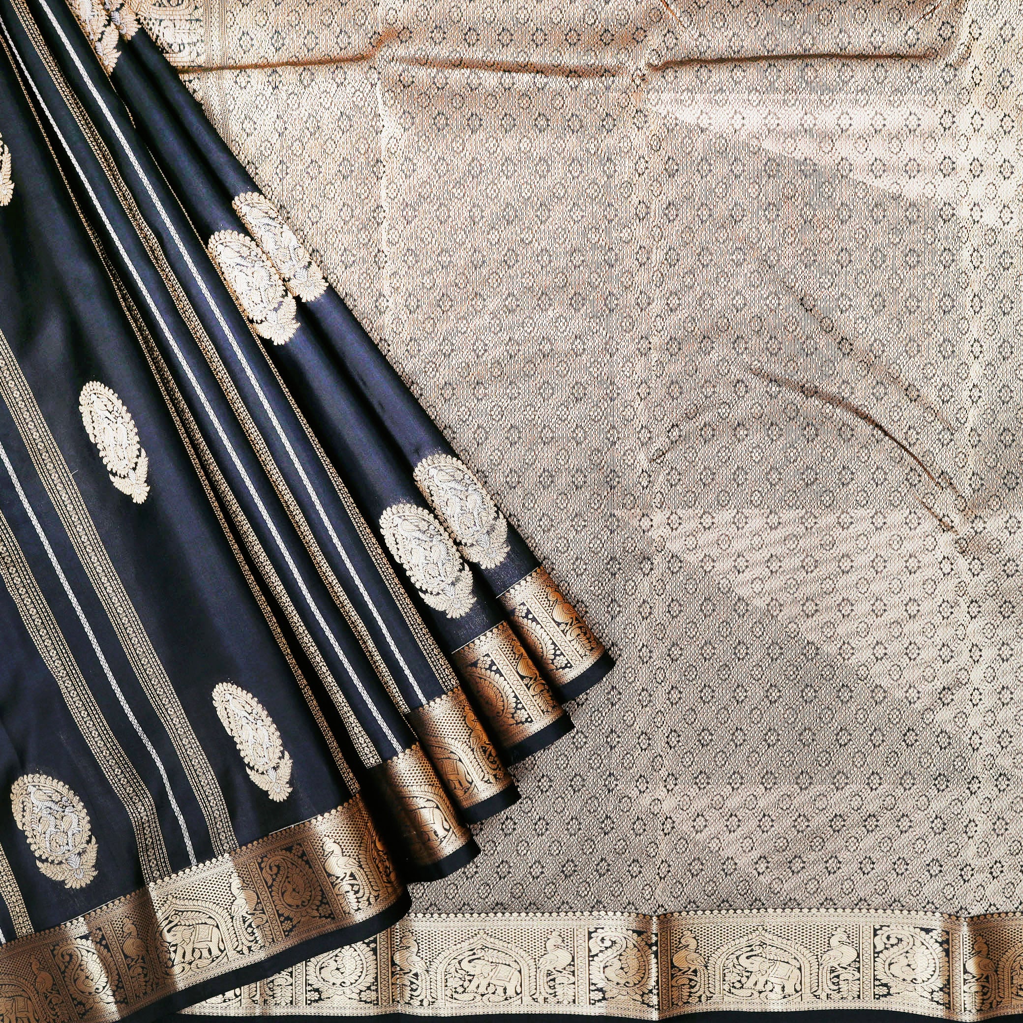 Block Colour Gold Zari Border Yuvana Semi Soft Silk Saree