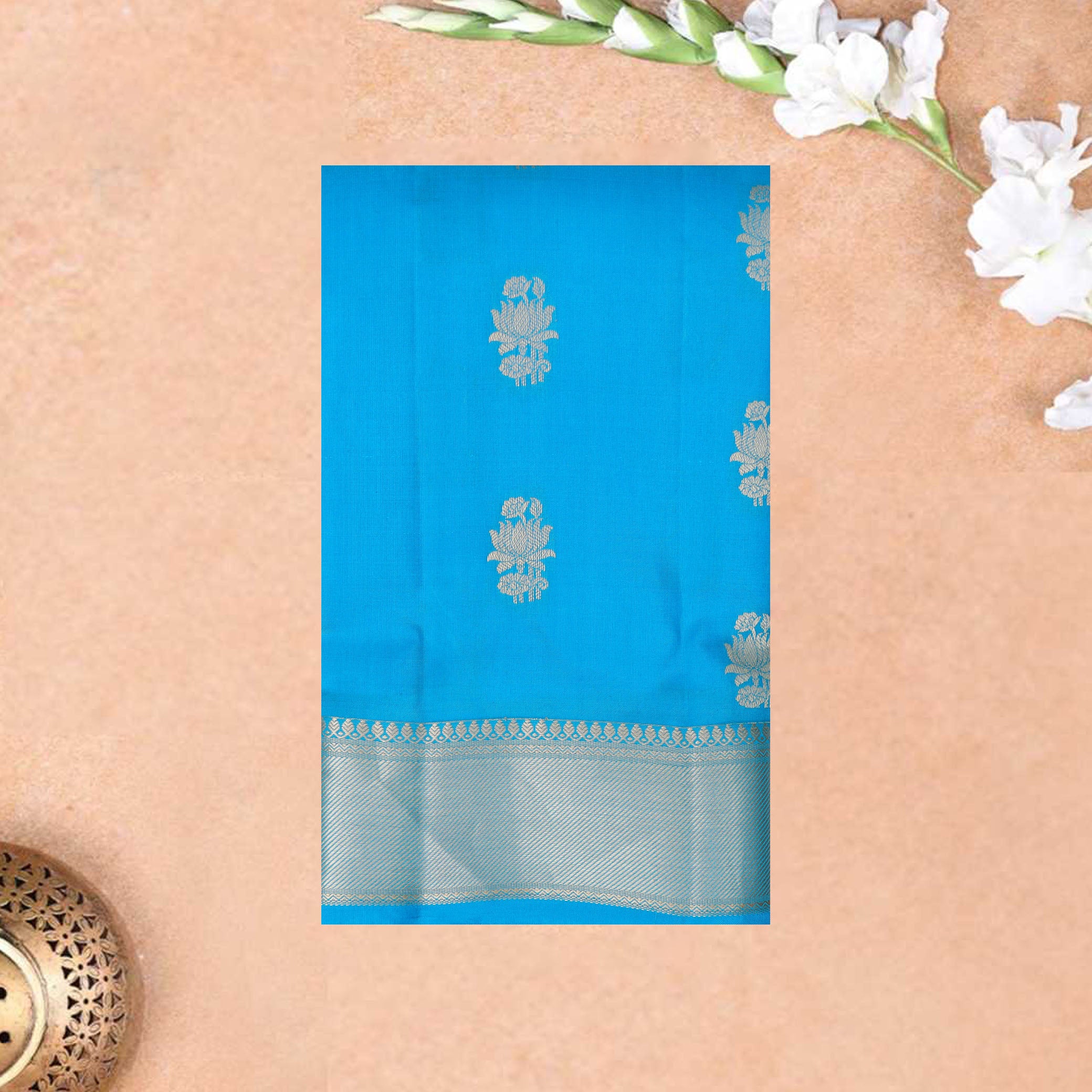 Blue  Colour Gold Zari Border Yuvana Semi Soft Silk Saree