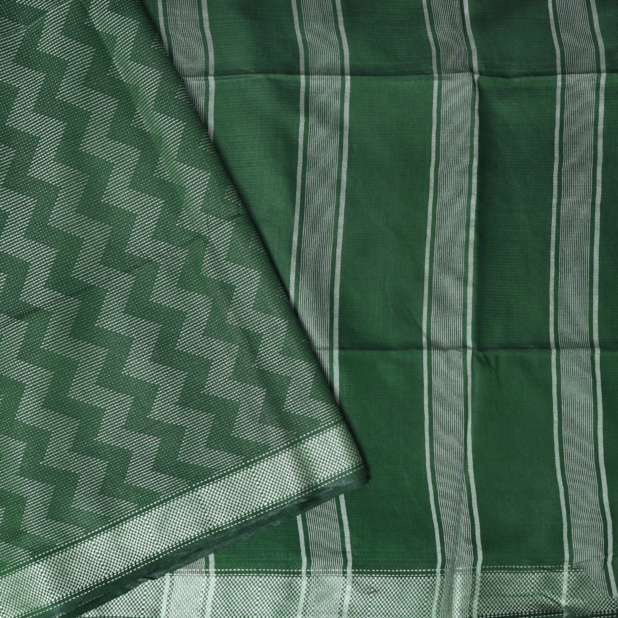 Dark green Colour Trendy Linen Saree