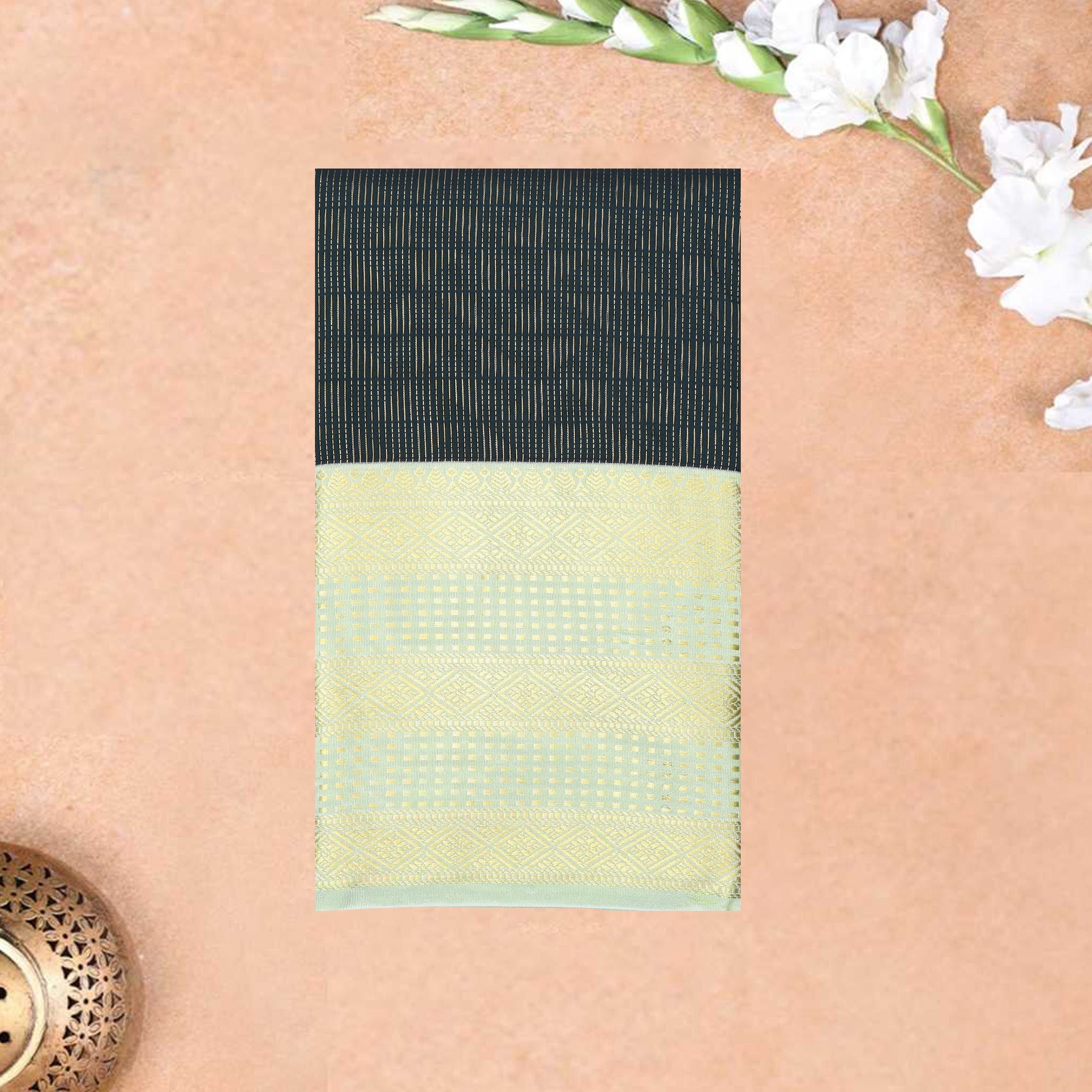 Dark Green With pista green Vaira Oosi Silk Saree